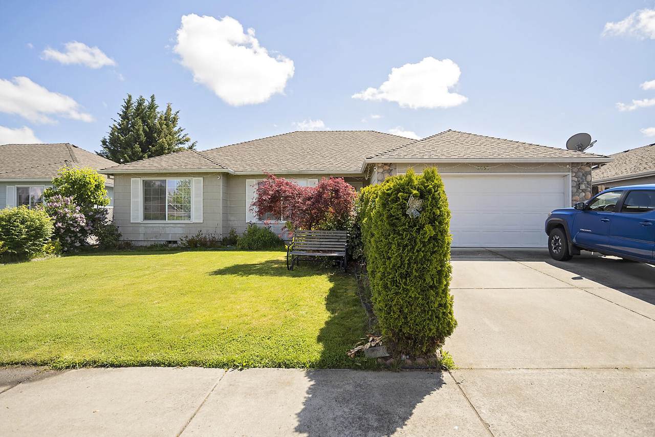 2052 Kingswood Drive - Photo 1