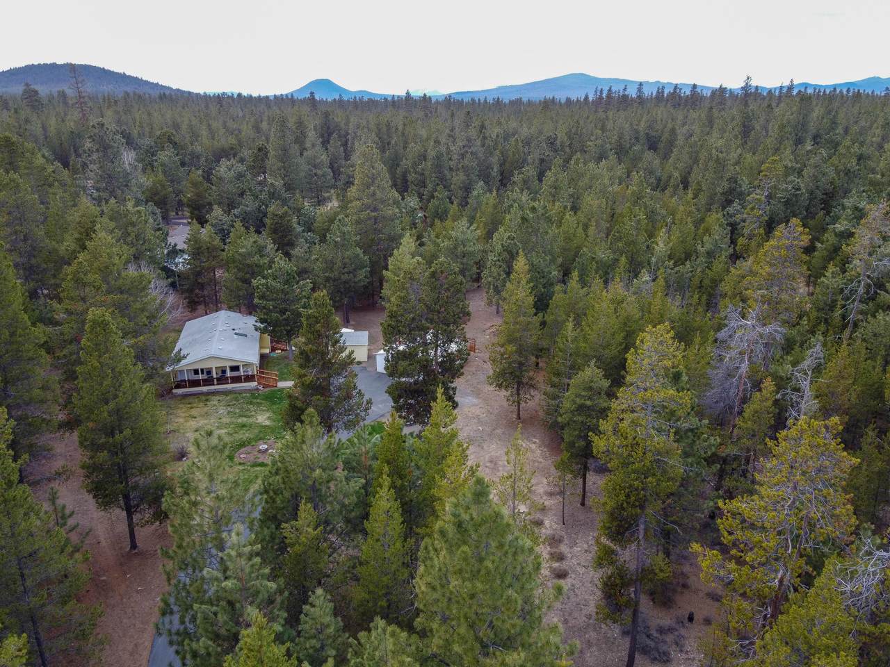 15668 Holiday Court - Photo 1