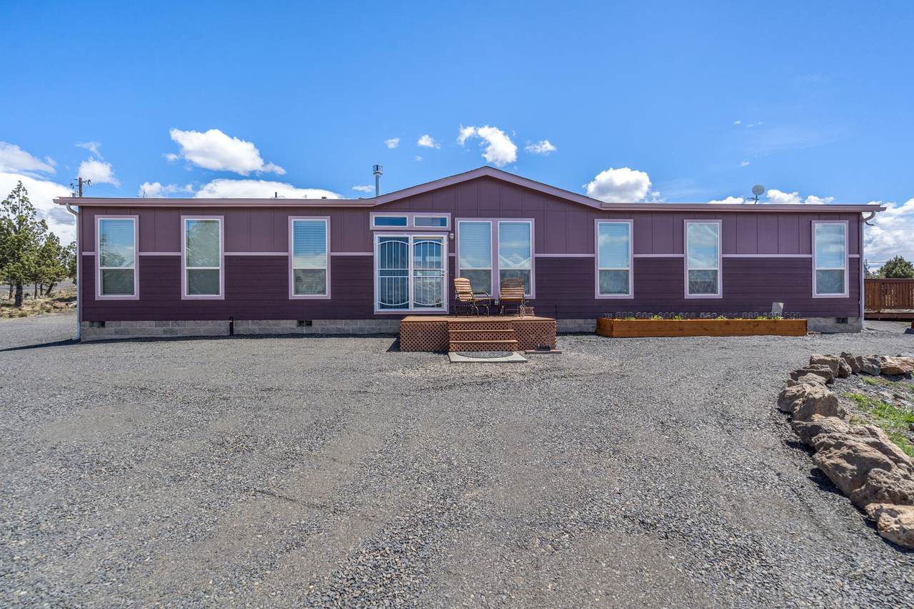 5172 Oswego Road - Photo 1