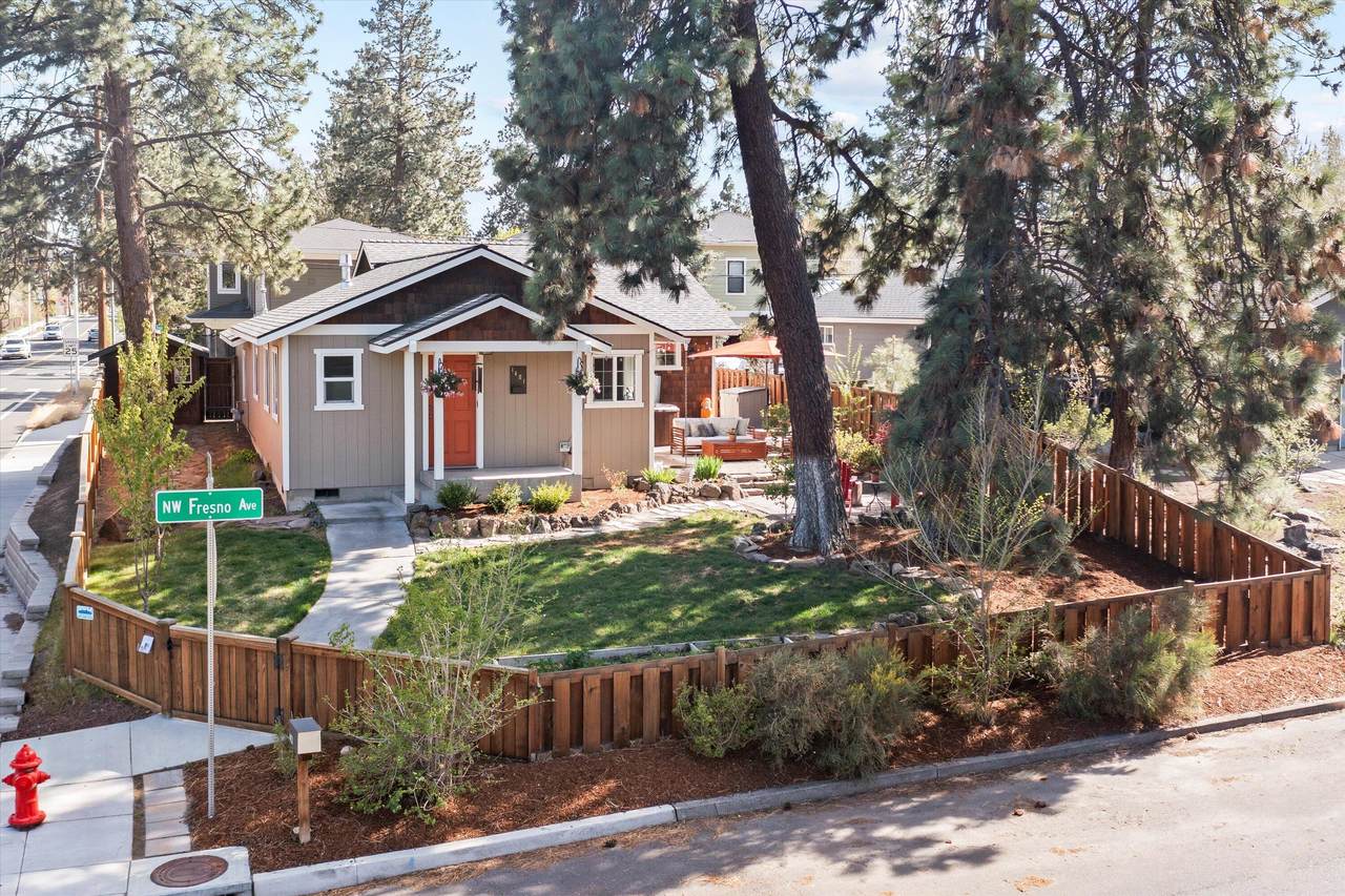 1401 Fresno Avenue - Photo 1