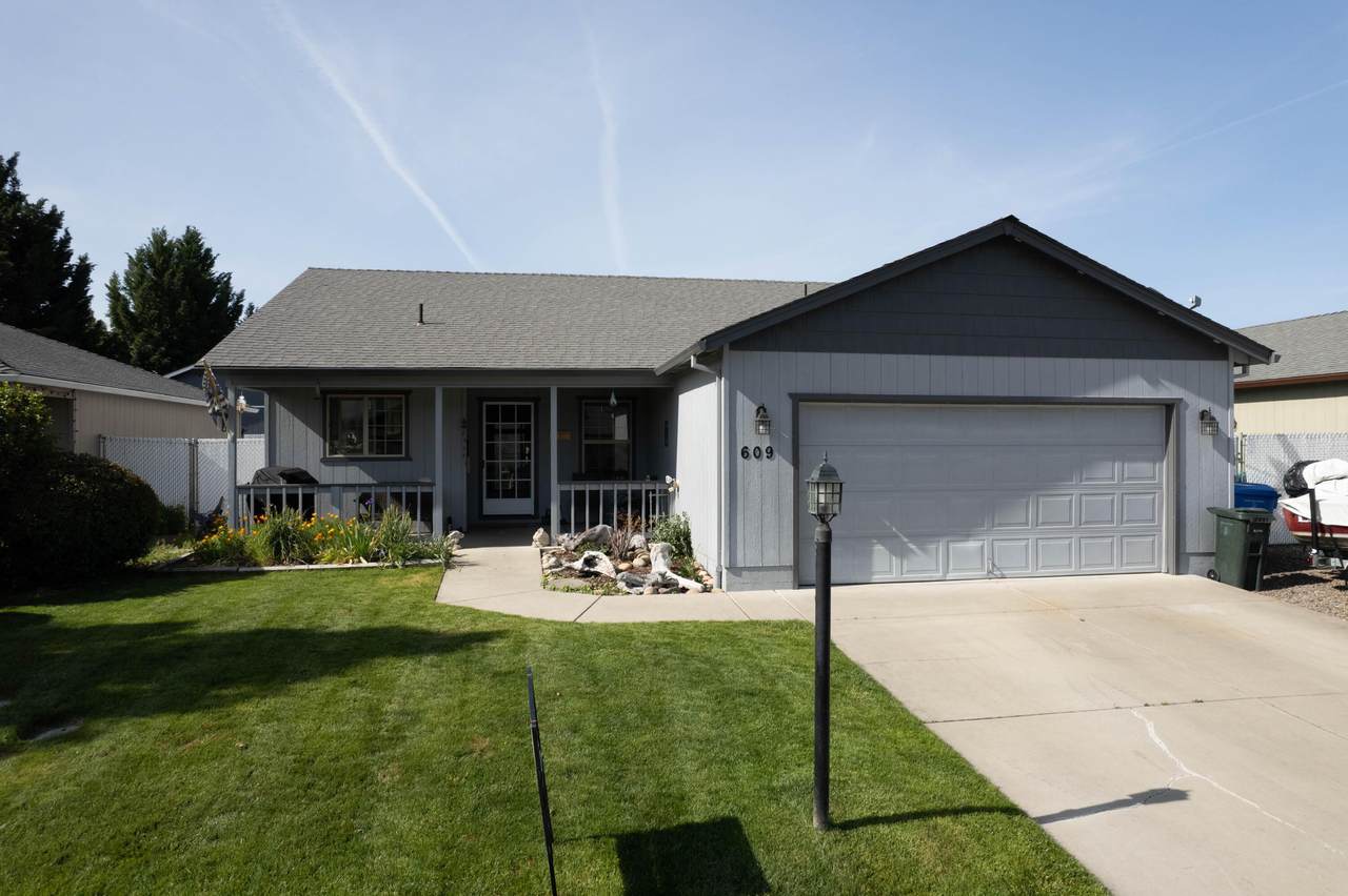 609 Karic Way - Photo 1