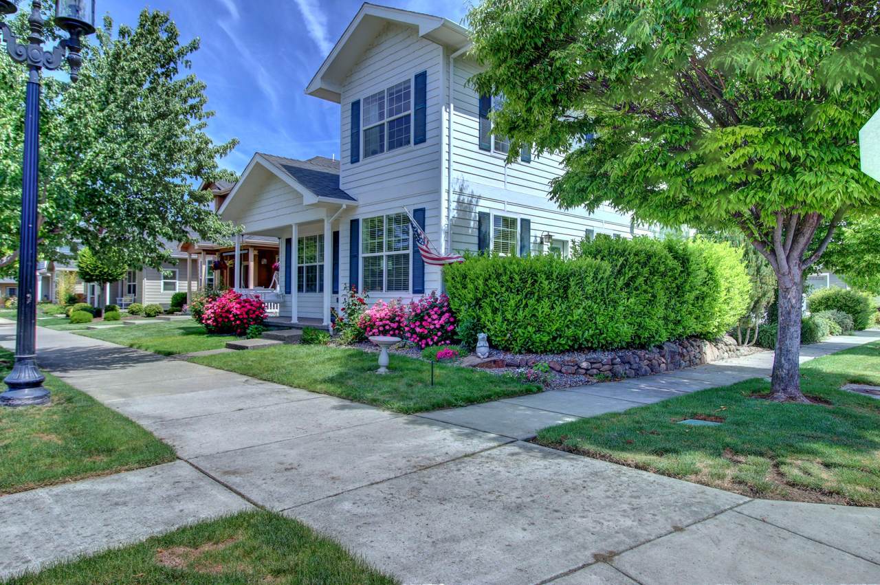 1110 Haskell Street - Photo 1