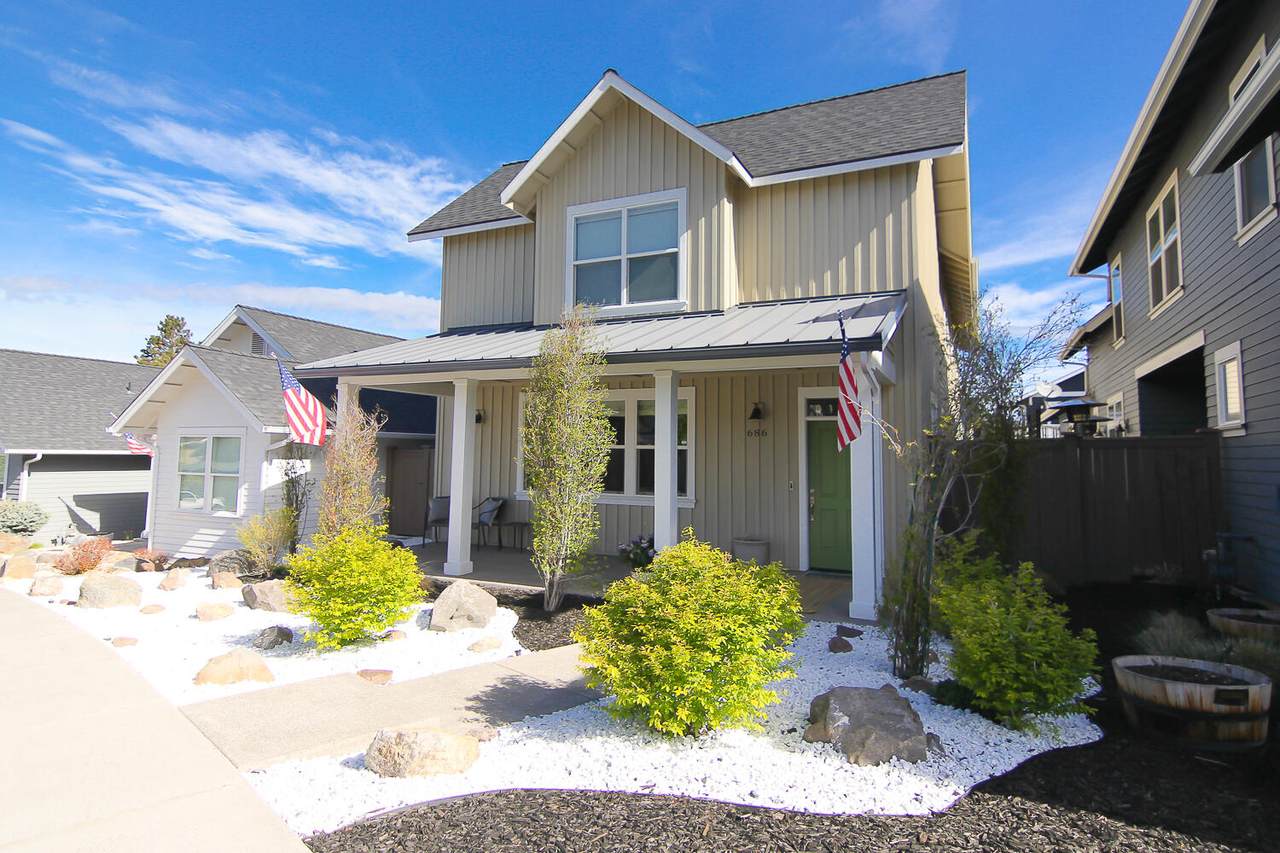 686 Isabella Lane - Photo 1