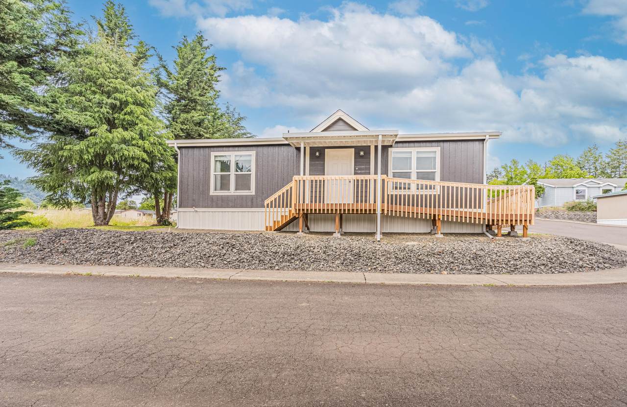 205 Oak Leaf Lane - Photo 1