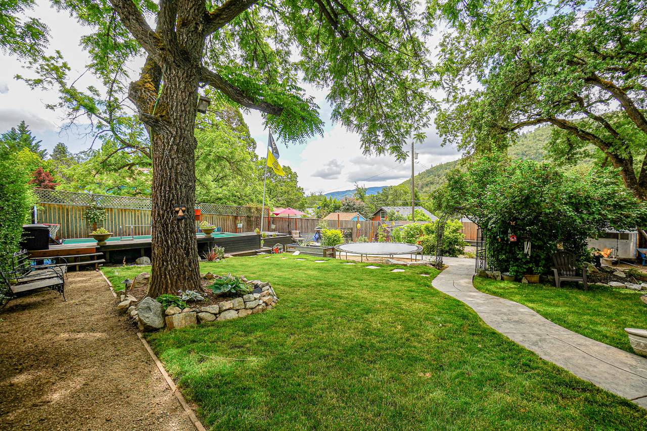 784 5th Avenue - Photo 1