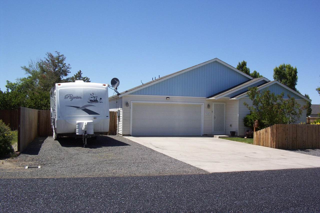 513 Center Ridge Drive - Photo 1