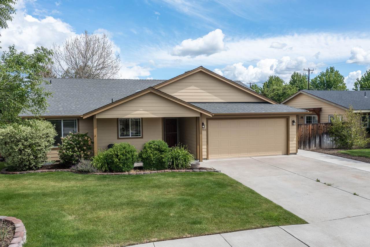 1925 Nickernut Avenue - Photo 1