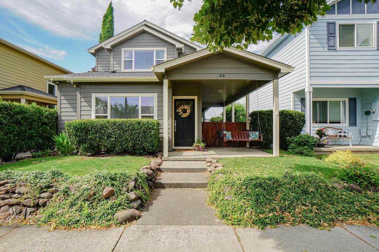 638 Griffin Oaks Drive - Photo 1