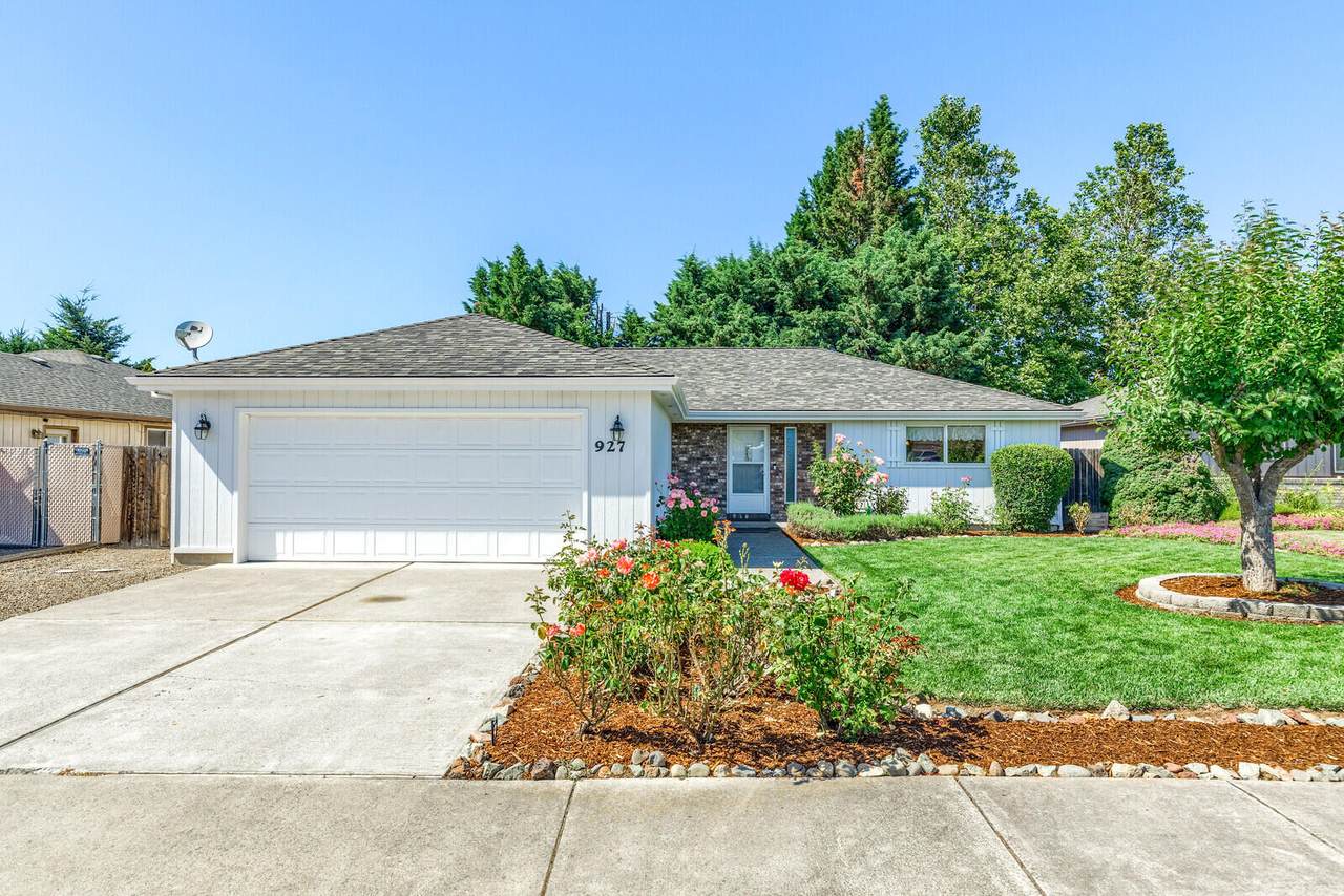 927 Juanita Way - Photo 1