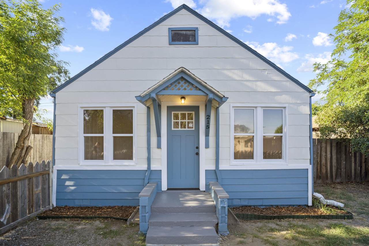 215 Iowa Street - Photo 1