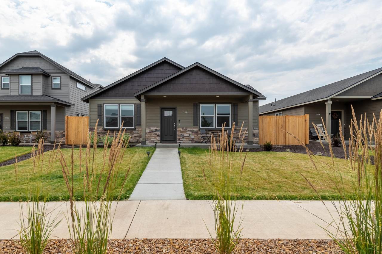 3754 Metolius Avenue - Photo 1