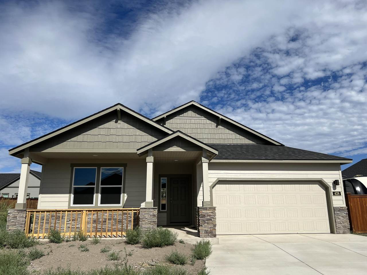 428 Pioneer Drive - Photo 1