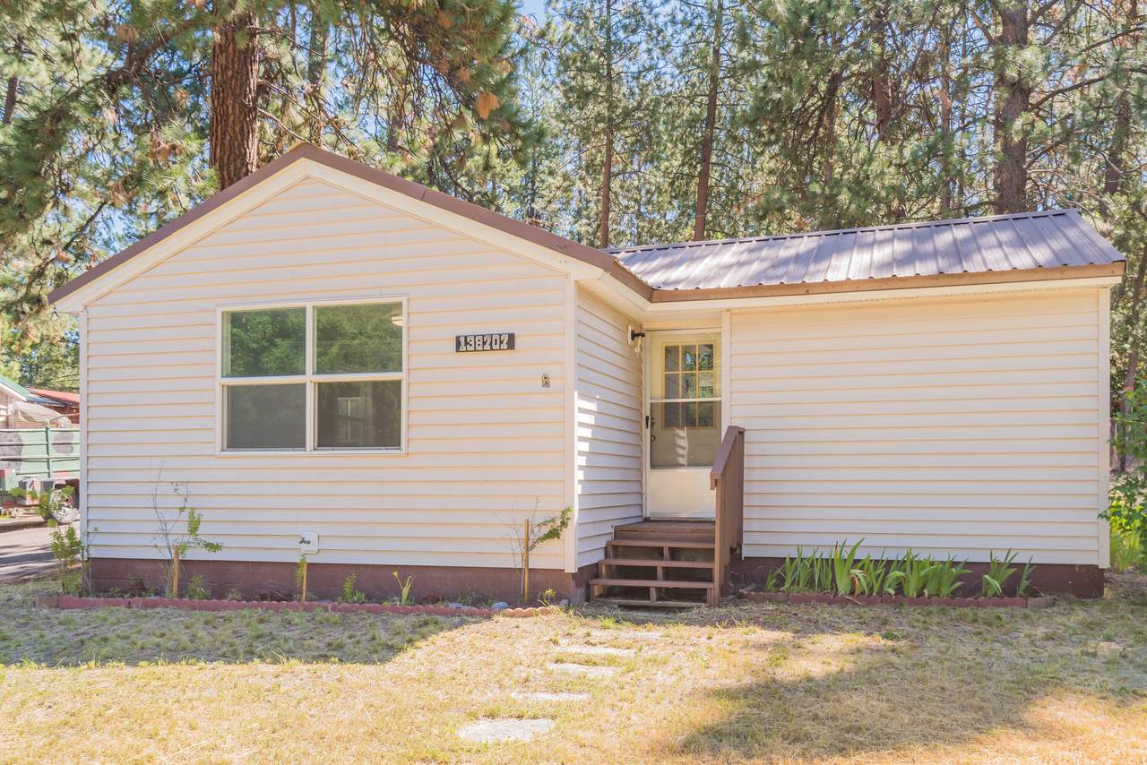 138707 Rhododendron Street - Photo 1