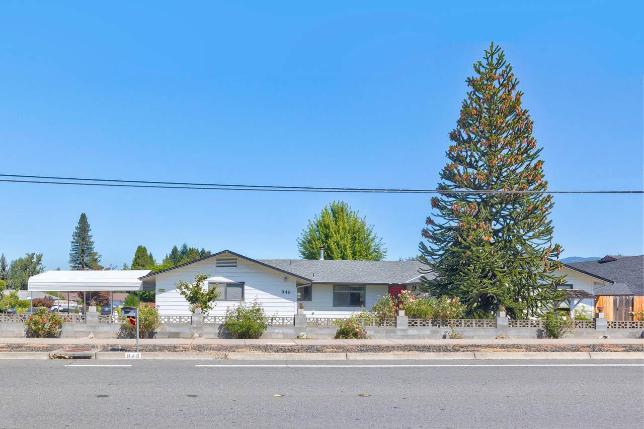 946 West Harbeck Road - Photo 1
