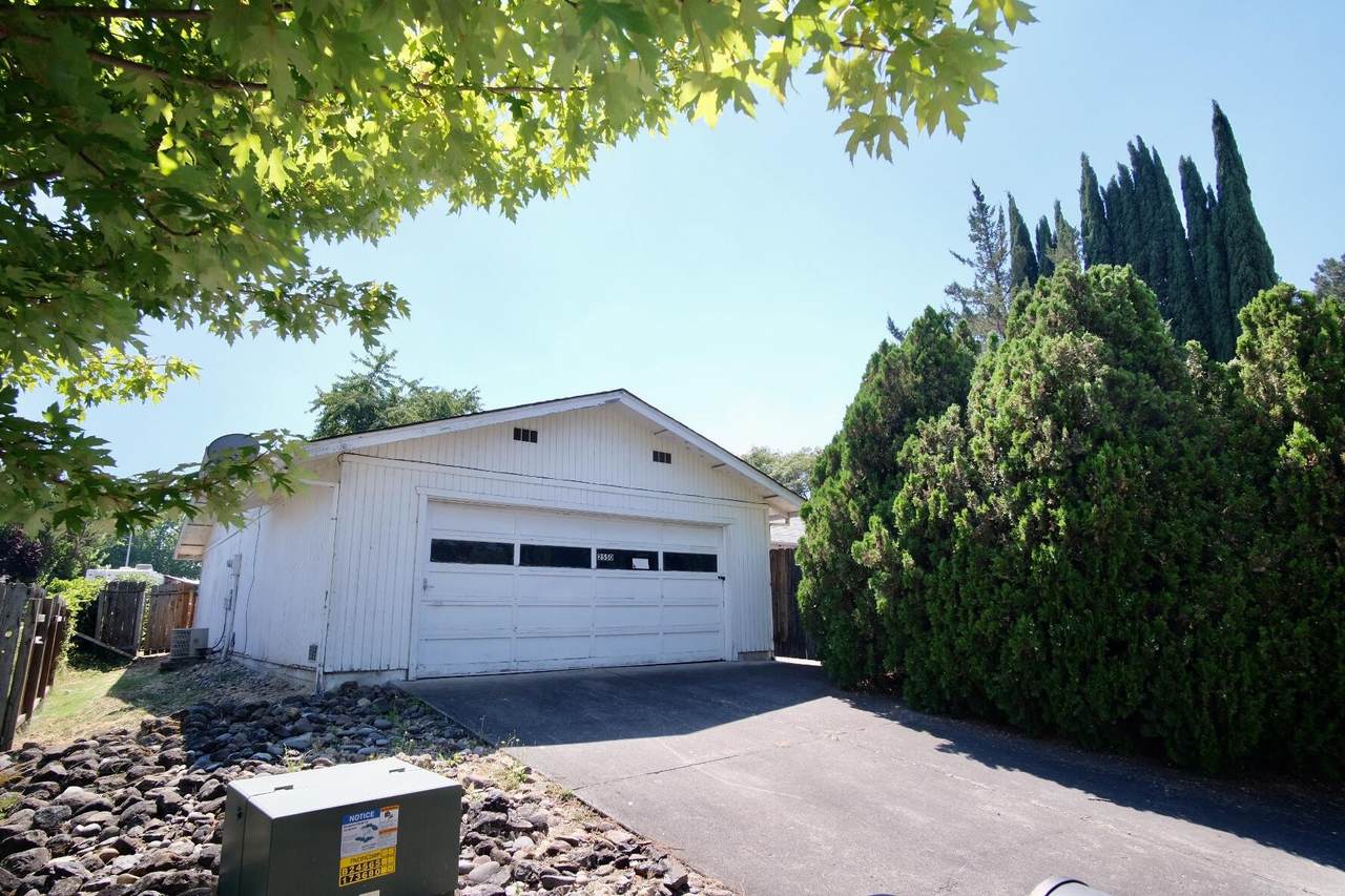 2550 Fontaine Circle - Photo 1