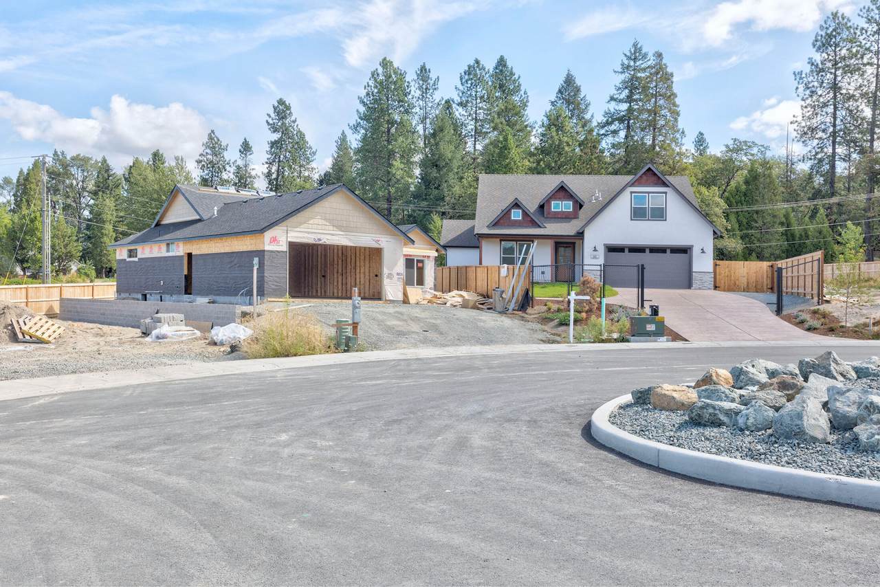 56 Demi Court - Photo 1