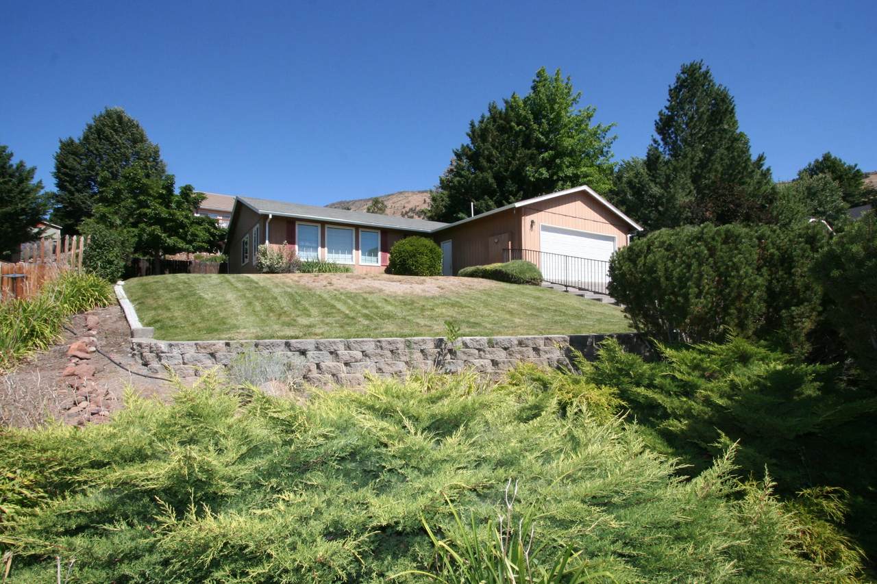 5611 Upland Drive - Photo 1