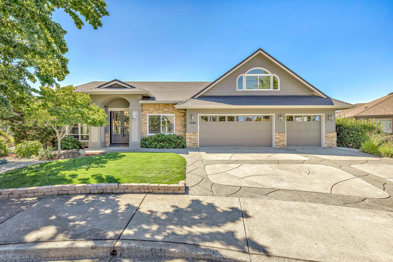 1085 Oak Grove Court - Photo 1
