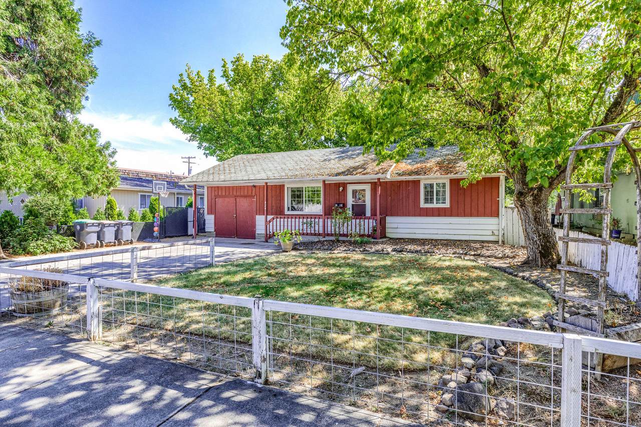 424 Ash Street - Photo 1