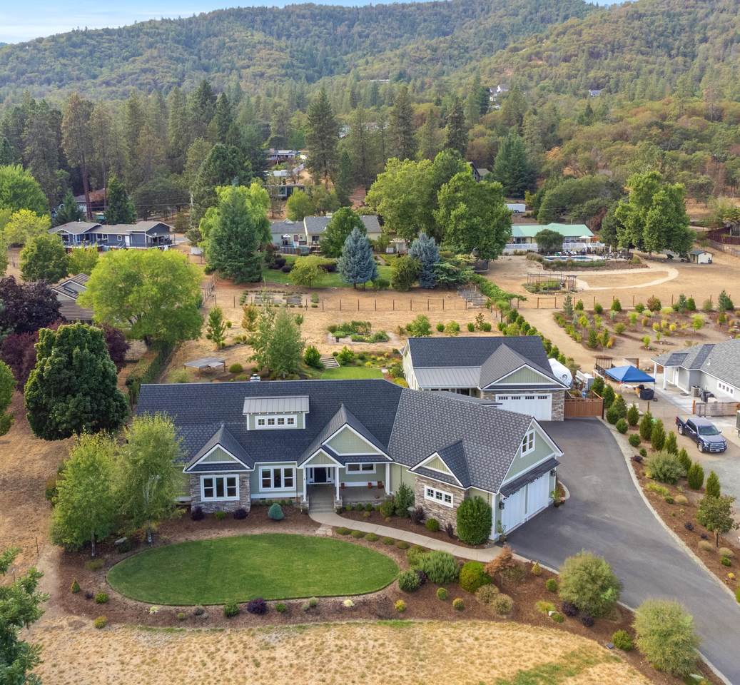 305 Fairfield Drive - Photo 1
