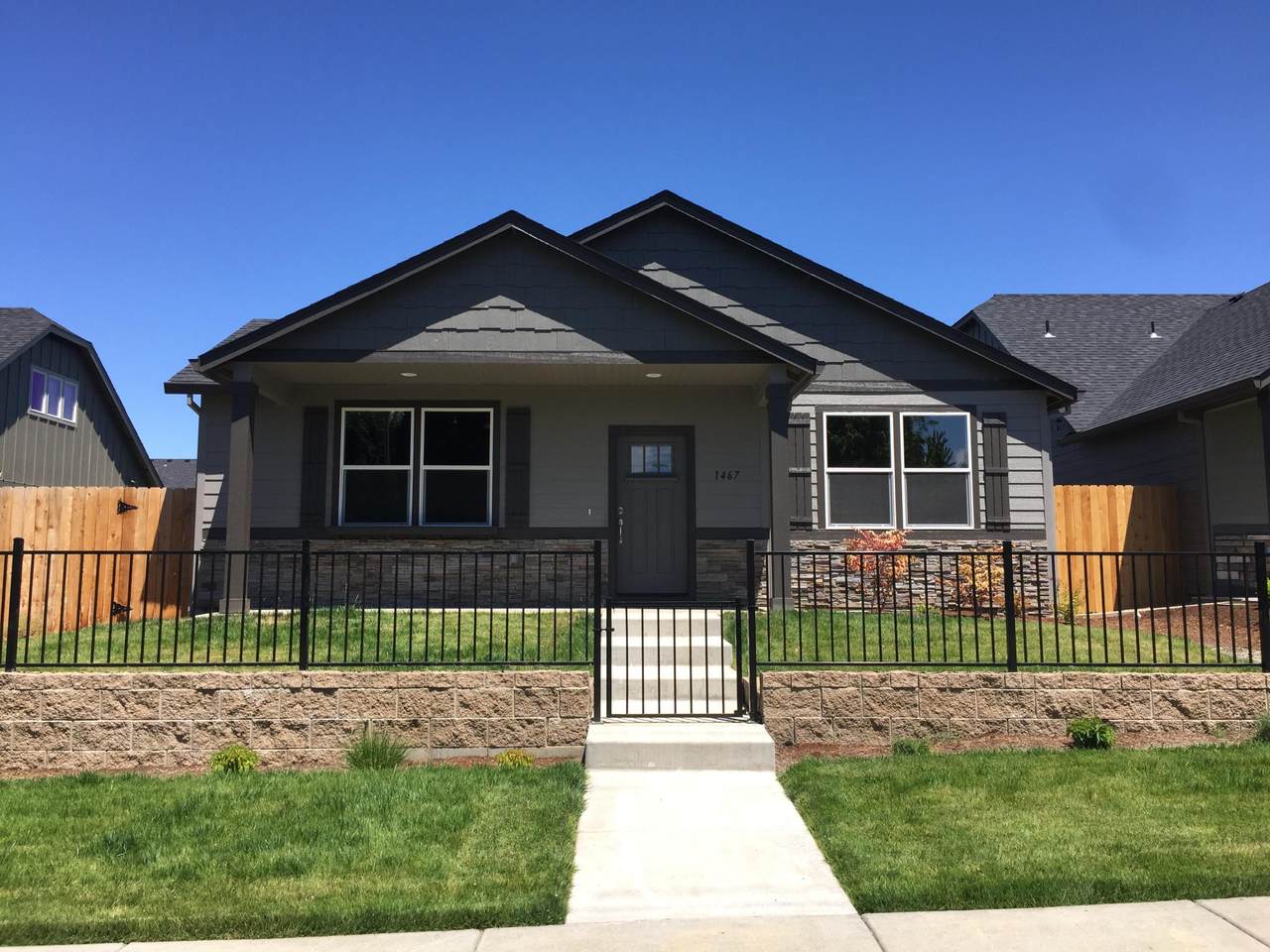 1467 Spring Street - Photo 1