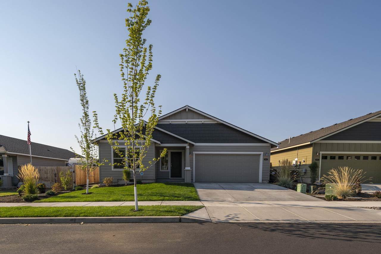 2432 Metolius Avenue - Photo 1