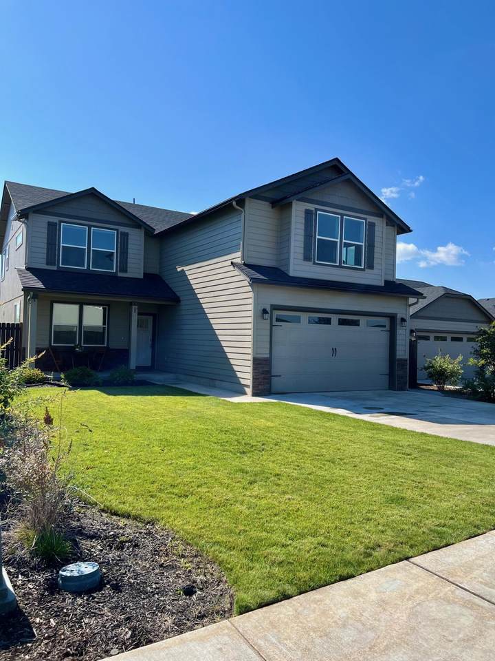 2572 Hemlock Way - Photo 1