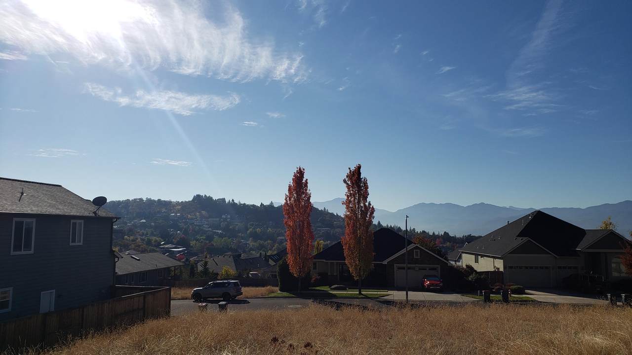 4367 Vista Pointe Drive - Photo 1