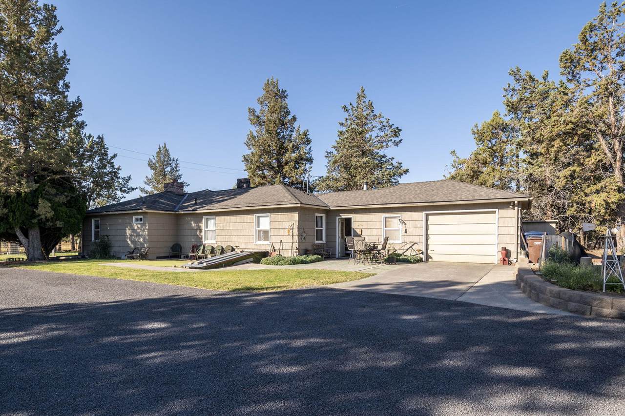 775 35th Street - Photo 1