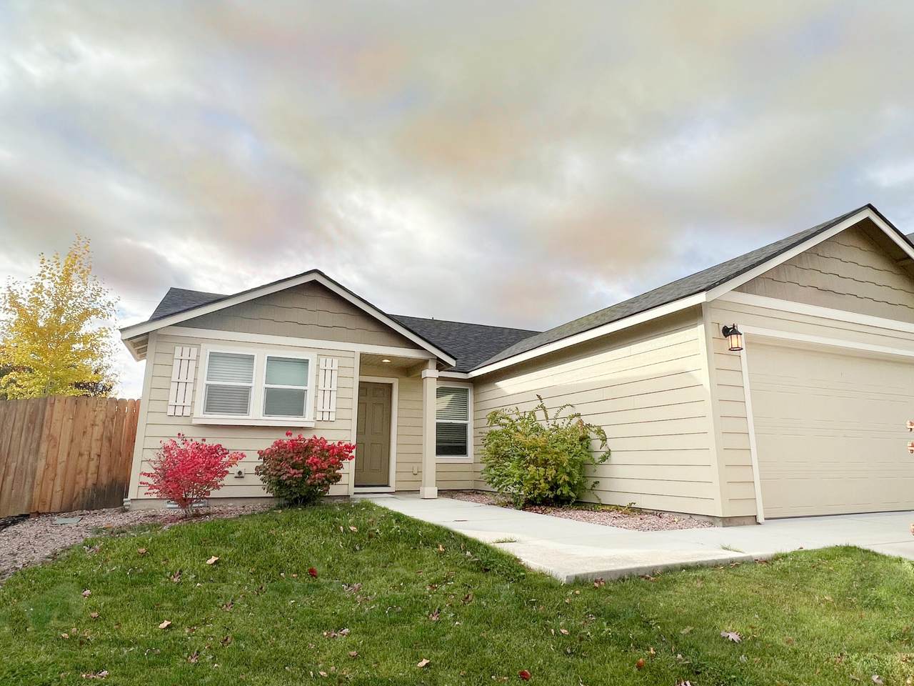 3526 Pumice Stone Avenue - Photo 1