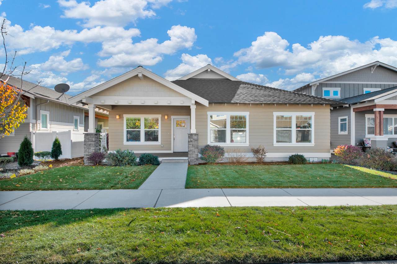1572 Kingwood Avenue - Photo 1