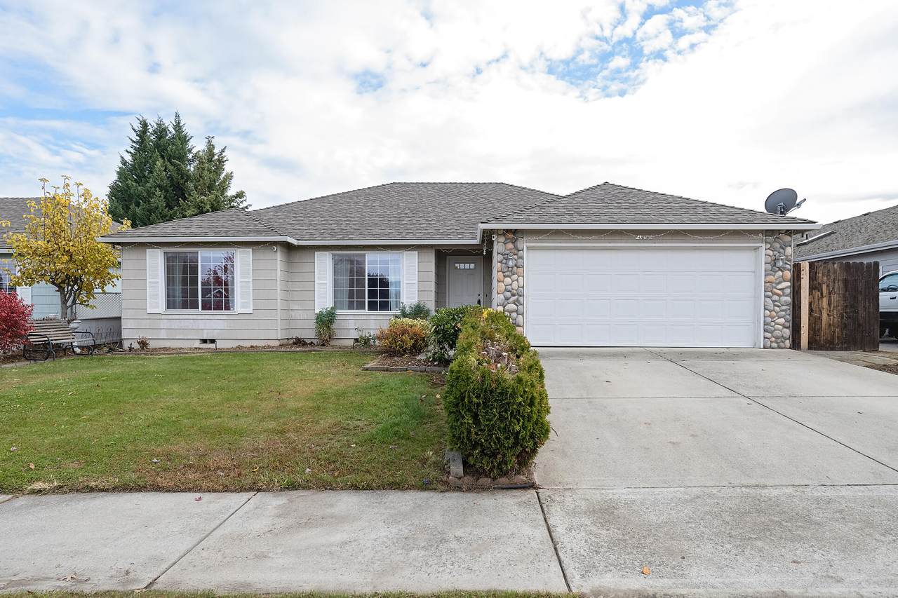 2052 Kingswood Drive - Photo 1