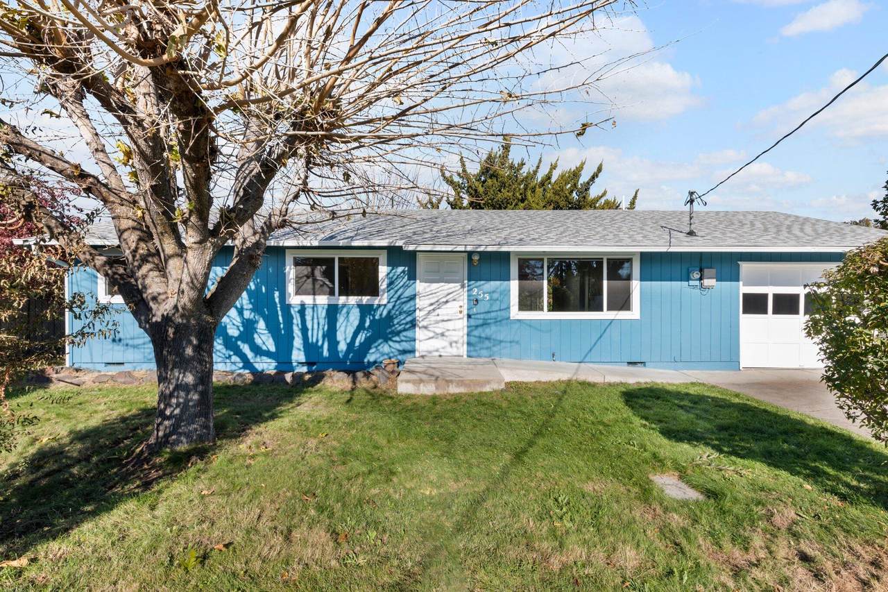 255 Berrydale Avenue - Photo 1