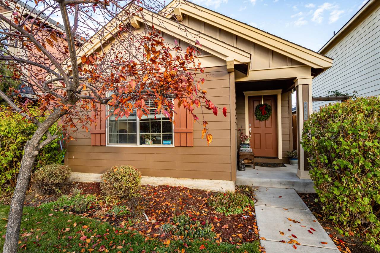 2755 Cedar Avenue - Photo 1