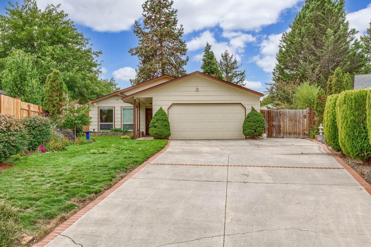 1910 Meadow Glen - Photo 1