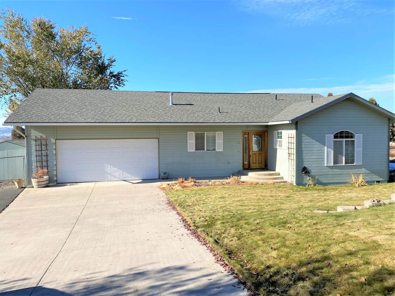 822 Homedale Road - Photo 1