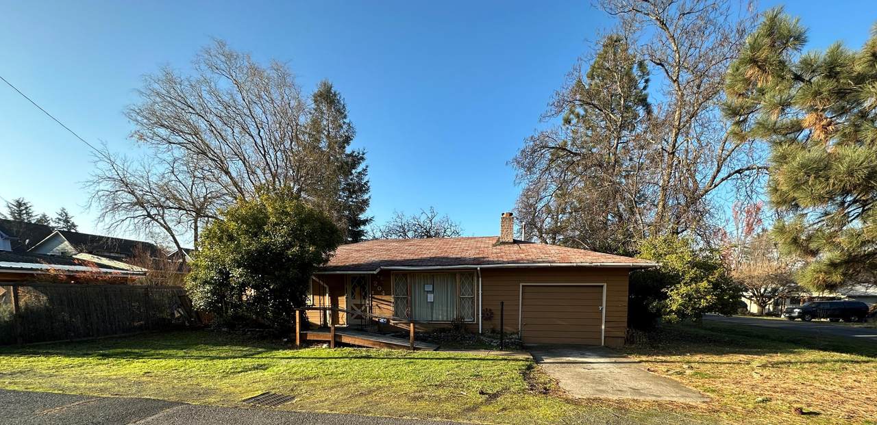 204 Bain Street - Photo 1