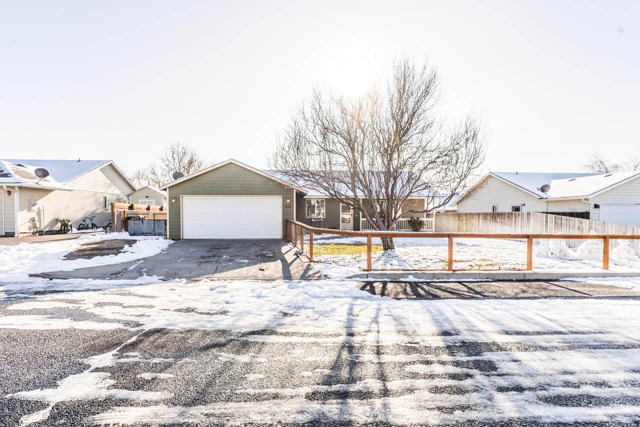 986 Mahogany Street - Photo 1