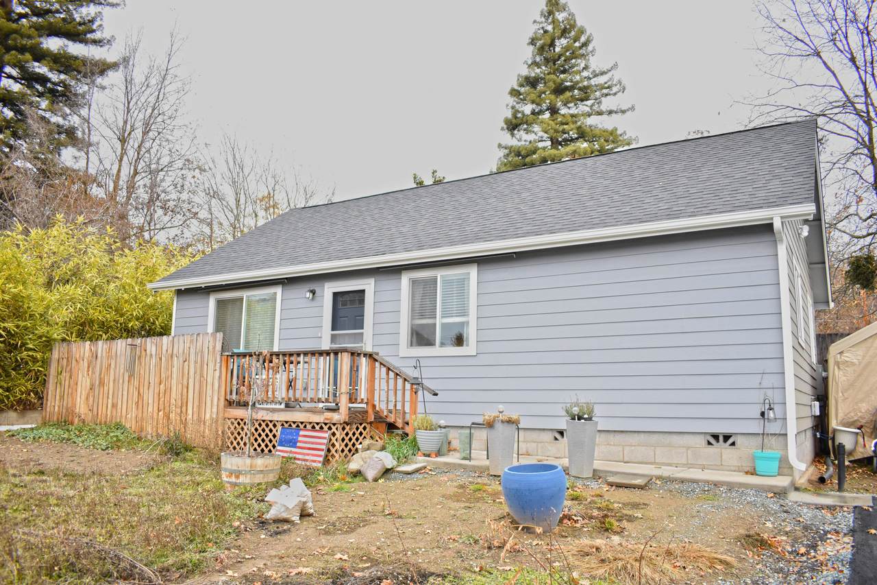 927 - 929 11th Street - Photo 1