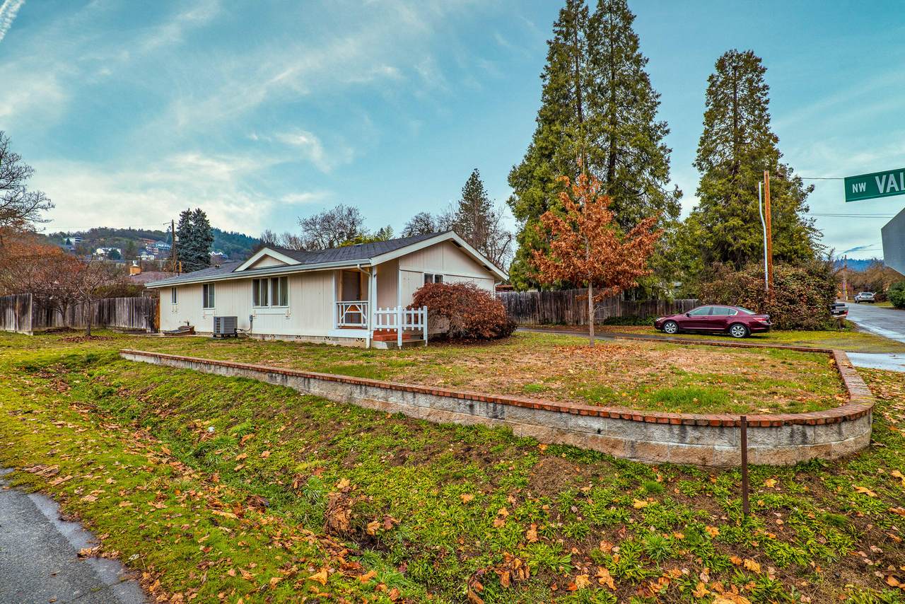 502 Butler Avenue - Photo 1