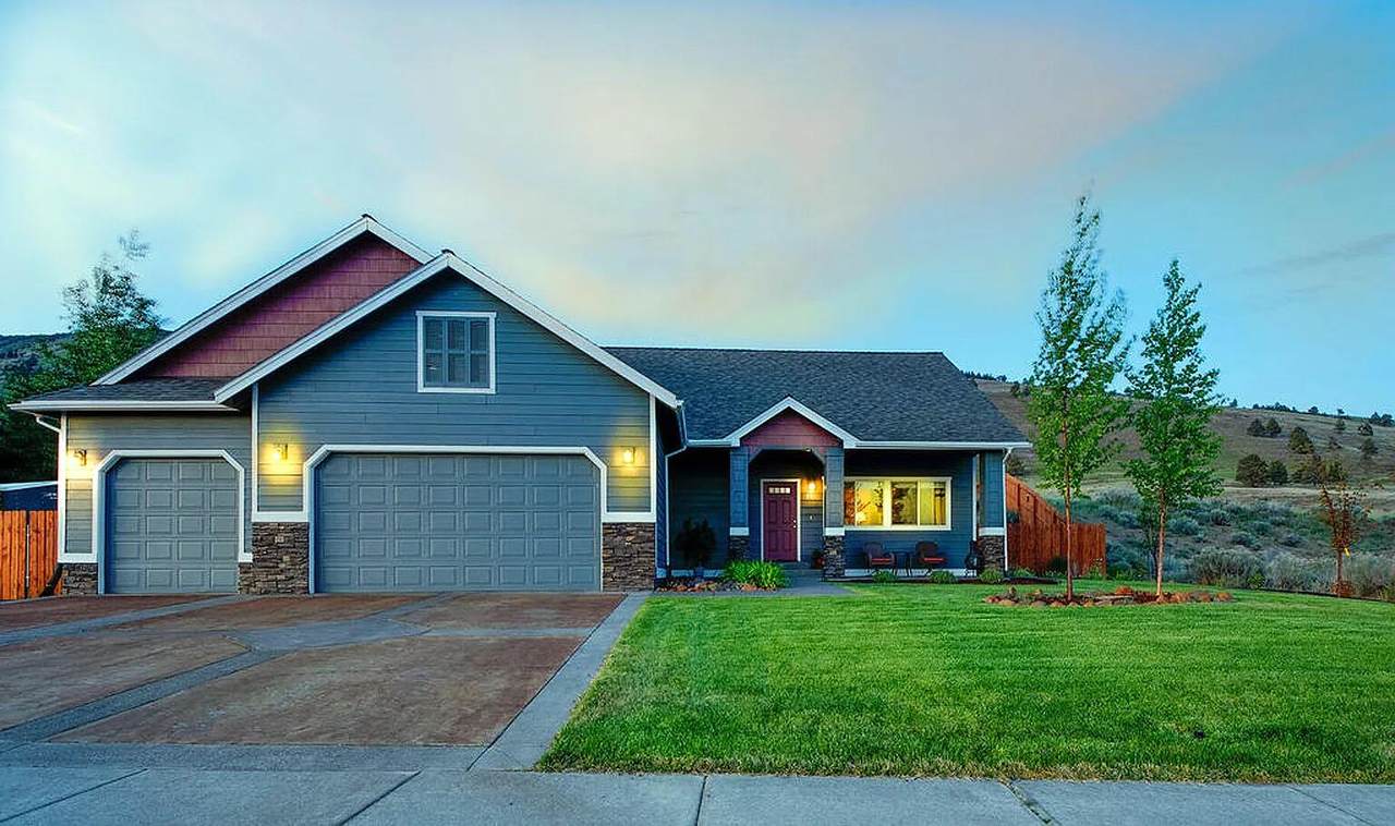 881 West View Drive - Photo 1