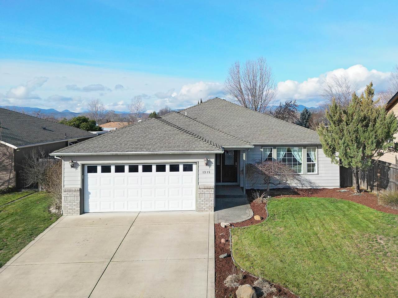 1315 Hawthorne Way - Photo 1