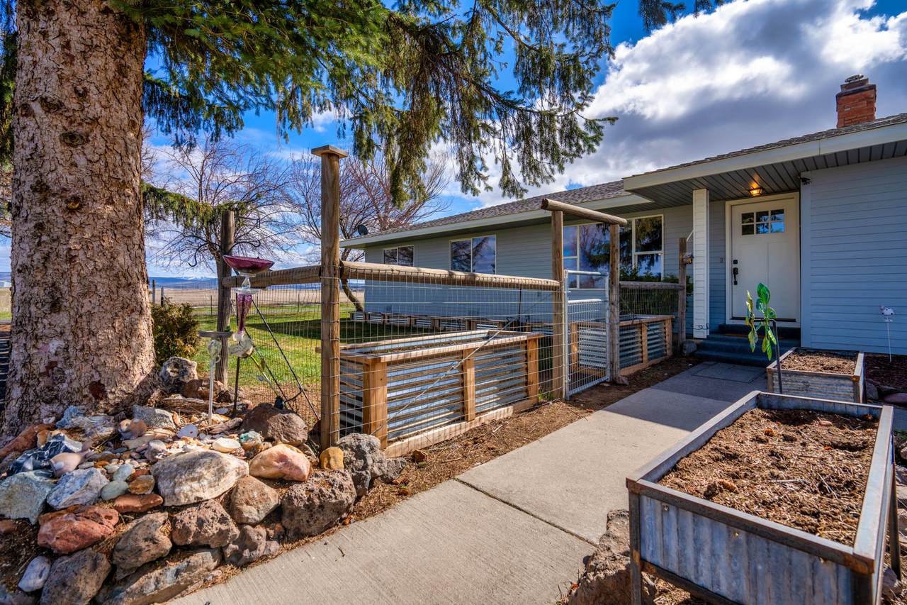 2595 Culver Highway - Photo 1