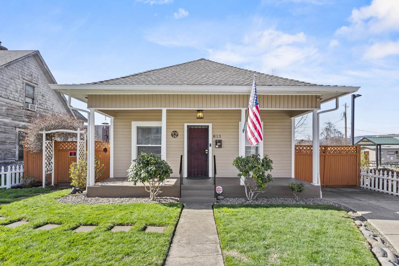 613 Bartlett Street - Photo 1