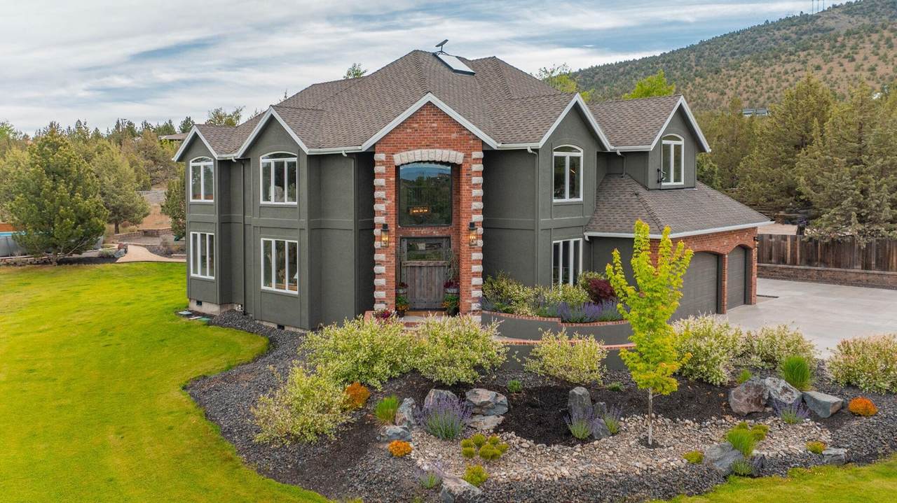 8956 Yahooskin Drive - Photo 1