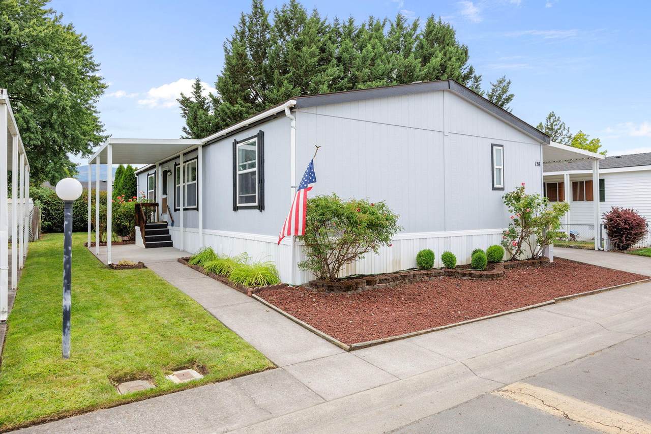 1570 Peach Street - Photo 1