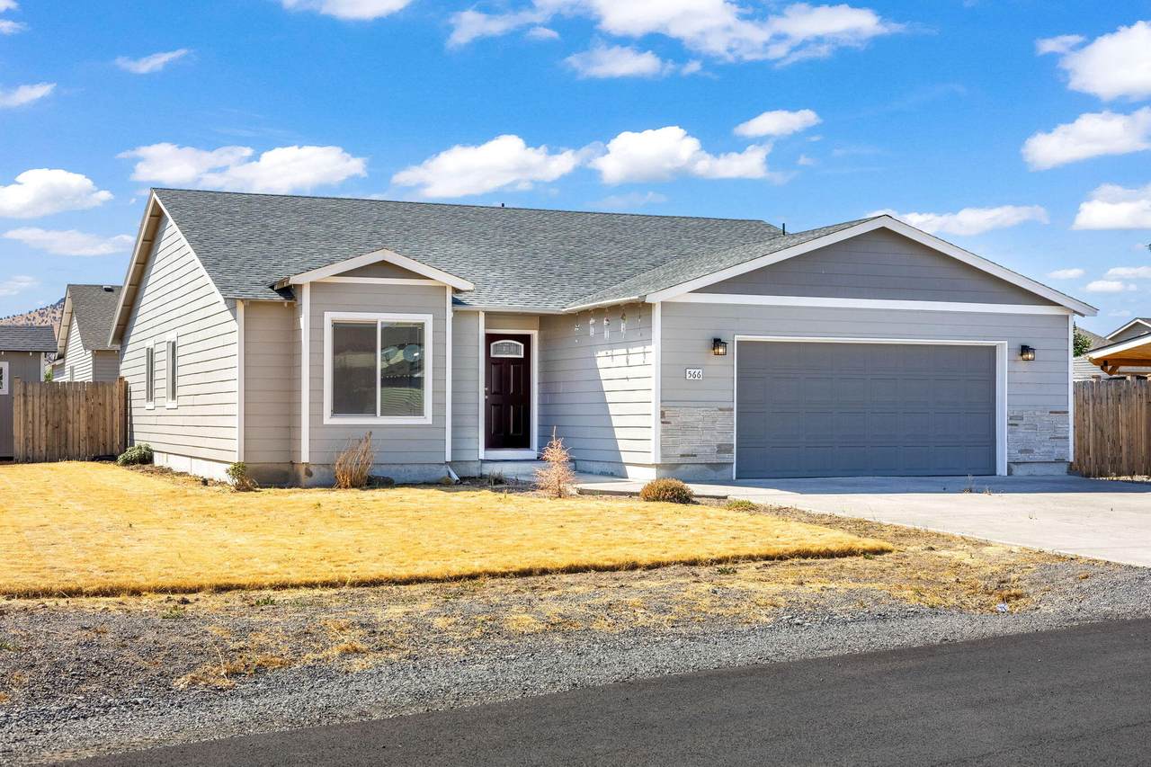 566 Metolius Street - Photo 1