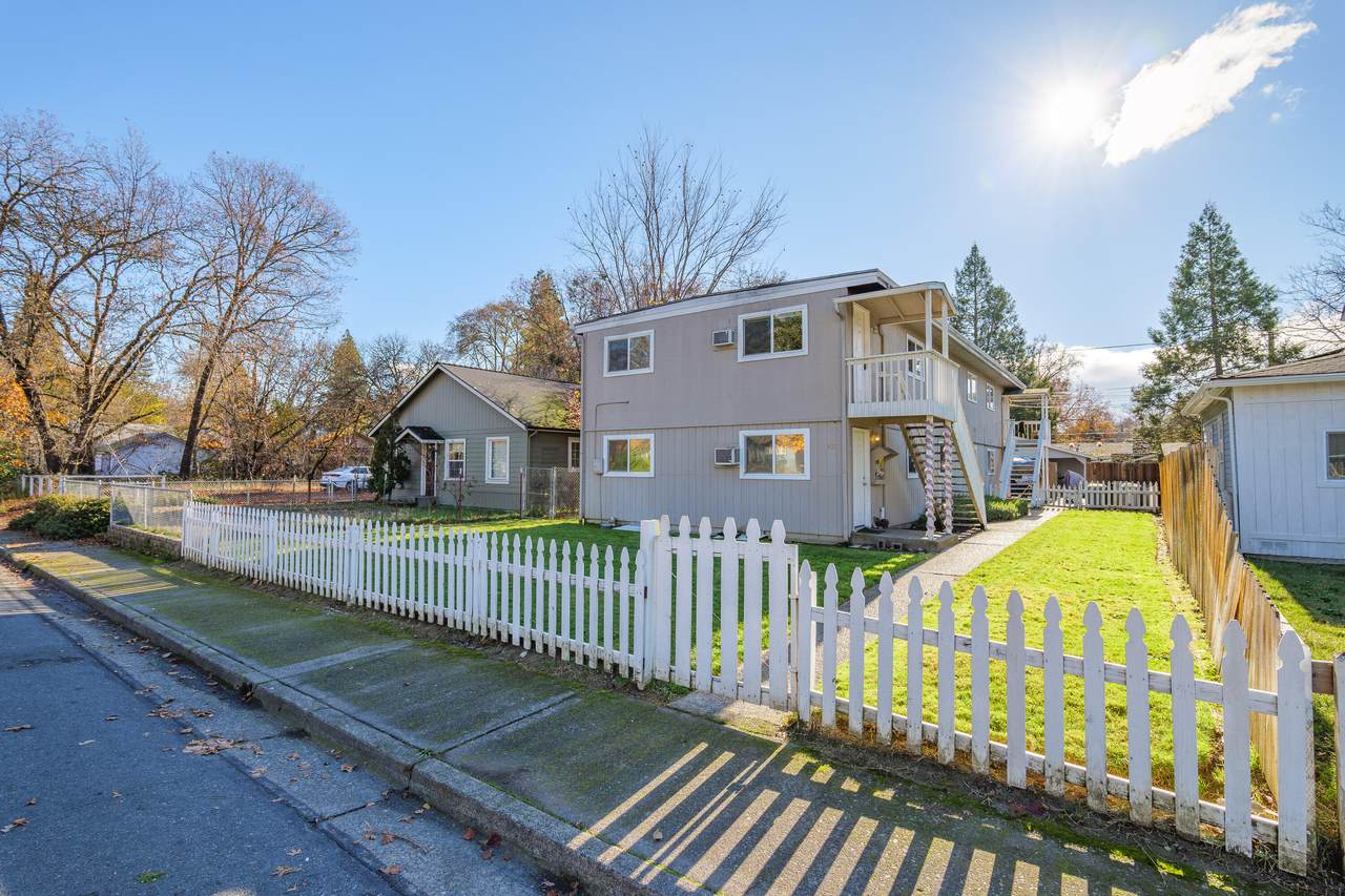 421 Burgess Street - Photo 1