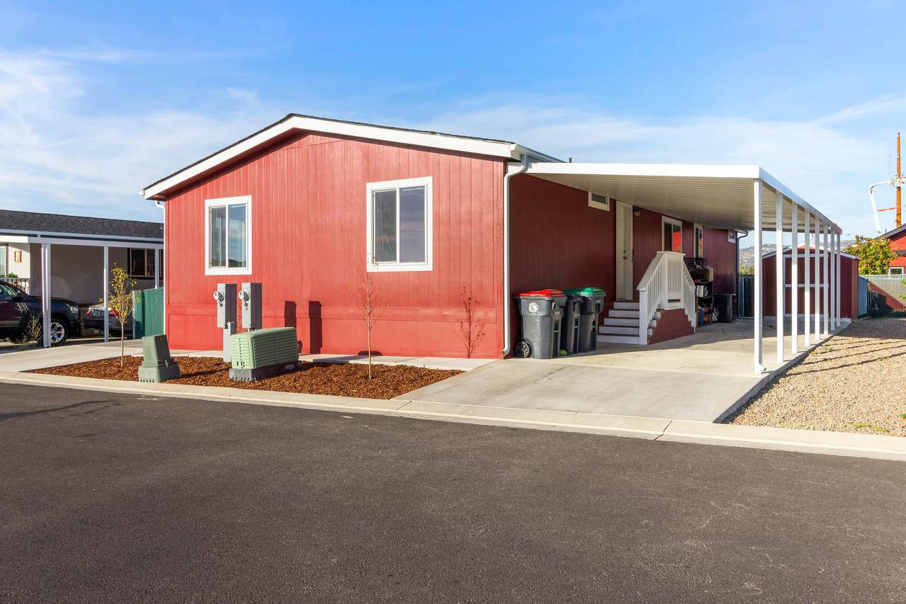 3966 Pacific Highway - Photo 1