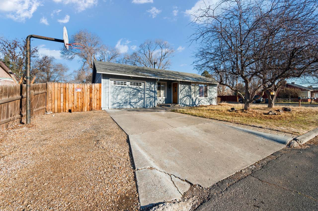 286 D Street - Photo 1